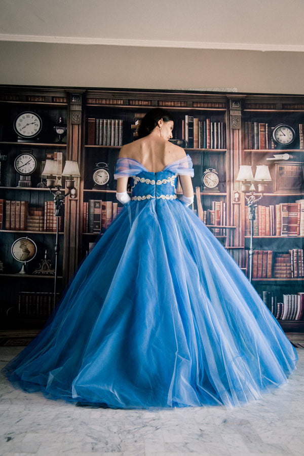 Les Dimanches Couture Robe de soirée Robe de mariée forme princesse à épaules tombantes Patron de couture Couture spectaculaire Couture effet wahou The vampire diaries The Mystic Fall's Couture Robe en tulle Robe de bal  de promo